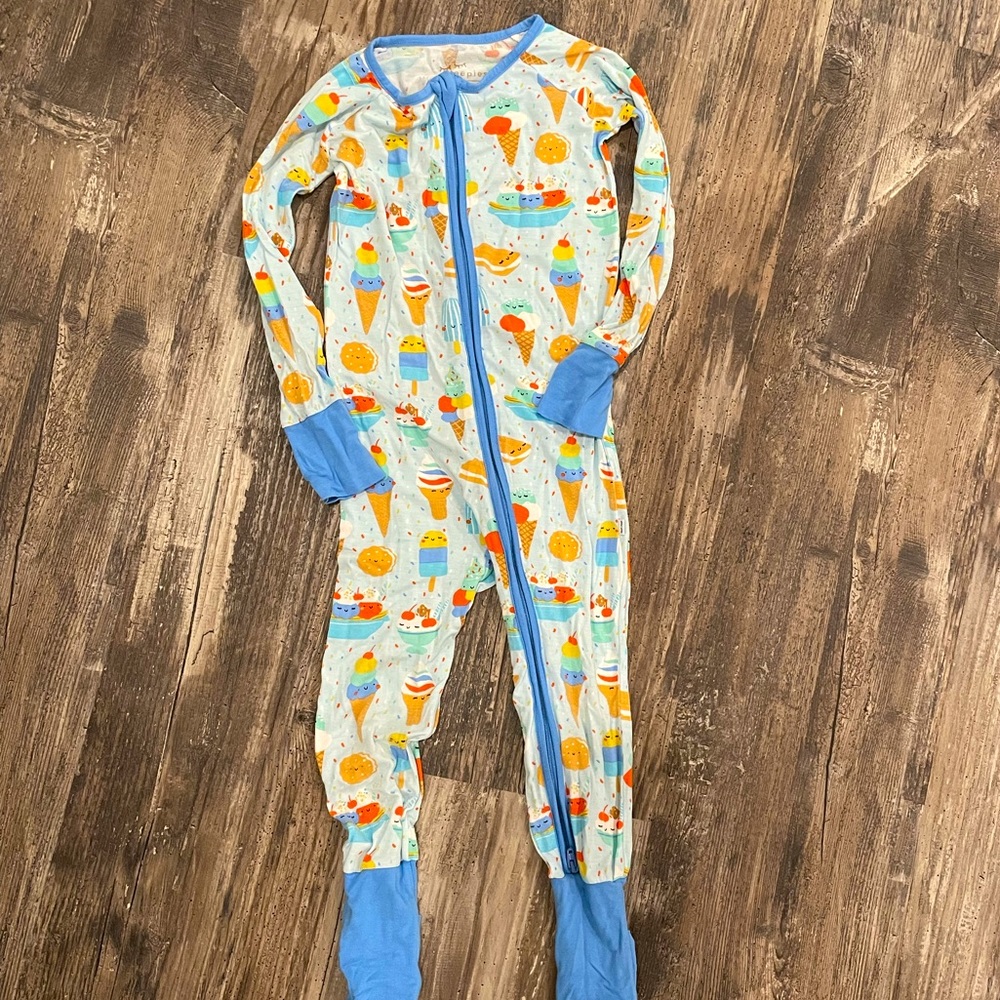 2T Little Sleepies zippy - Ice cream social